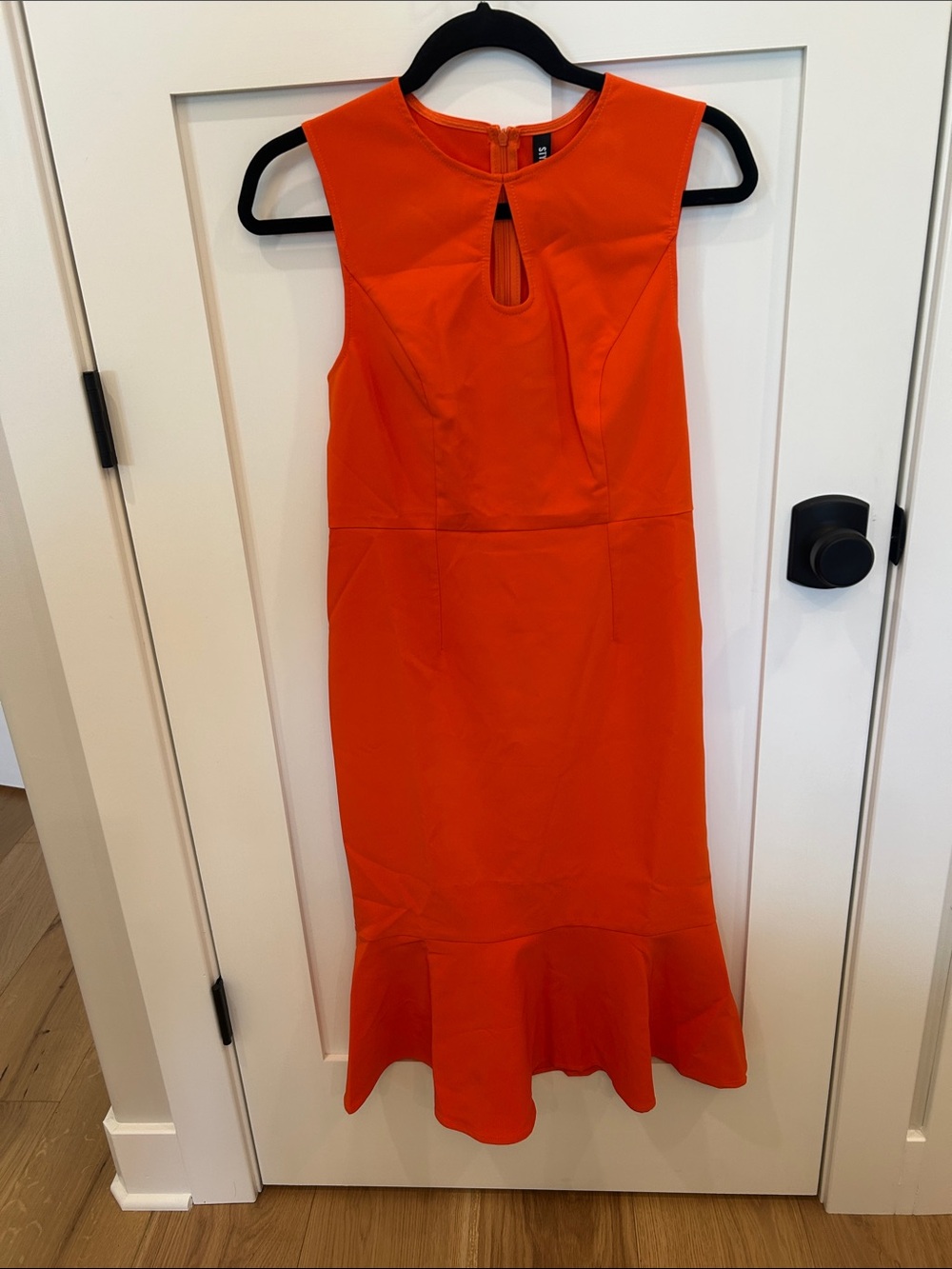 (NWT) Orange Keyhole Midi Dress Size Small
